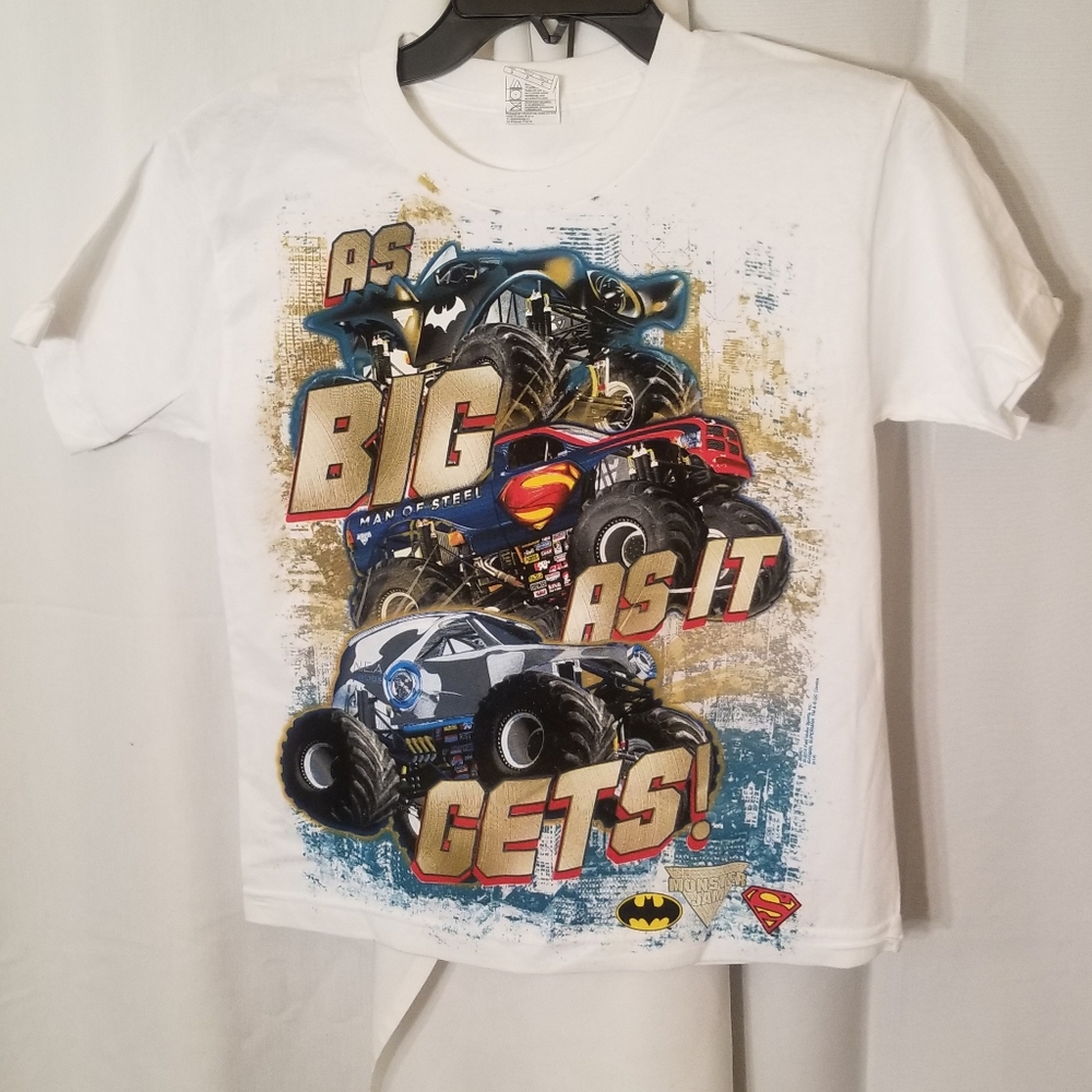 MONSTER JAM SUPERMAN BATMAN TSHIRT  YOUTH SM P8